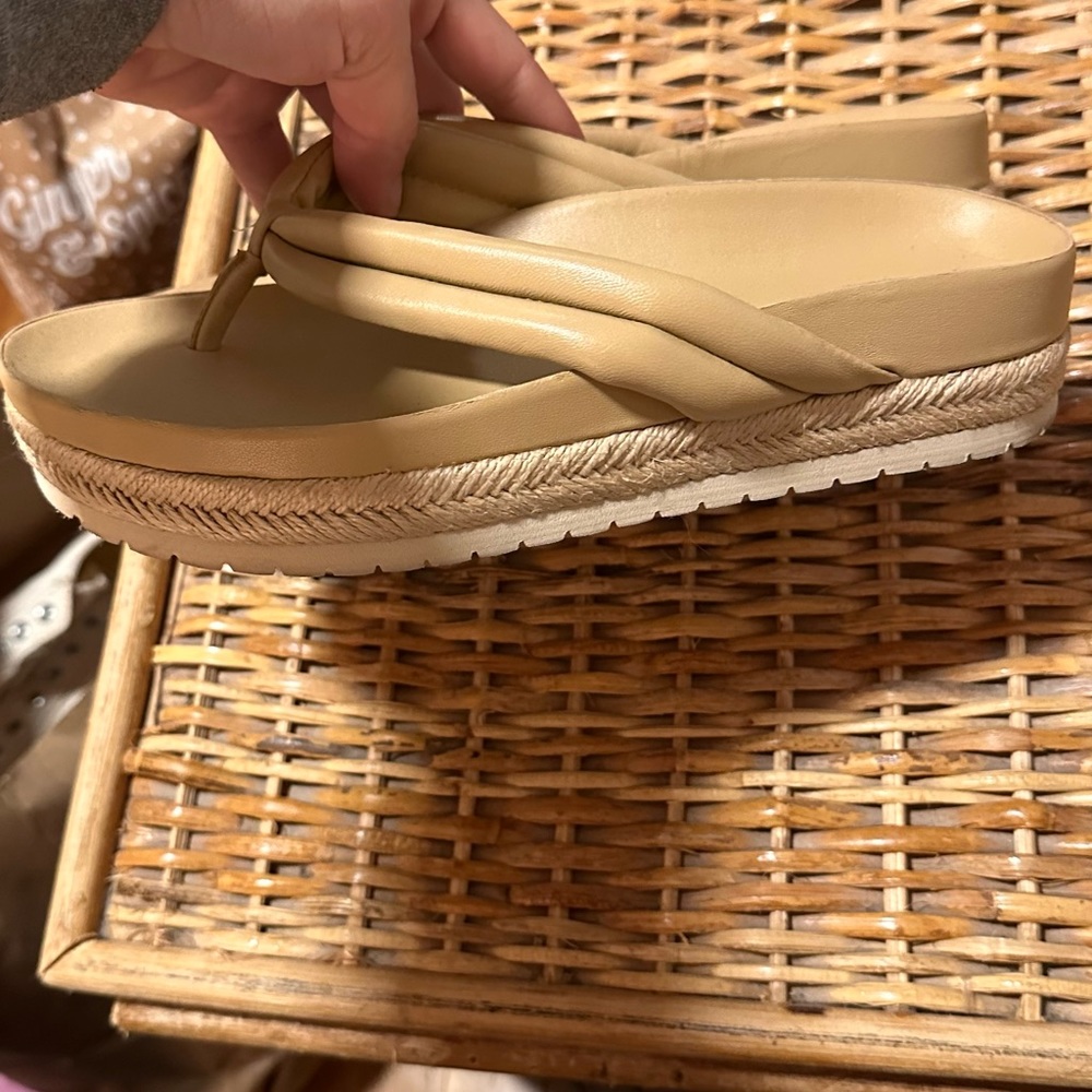 Vince flip flops